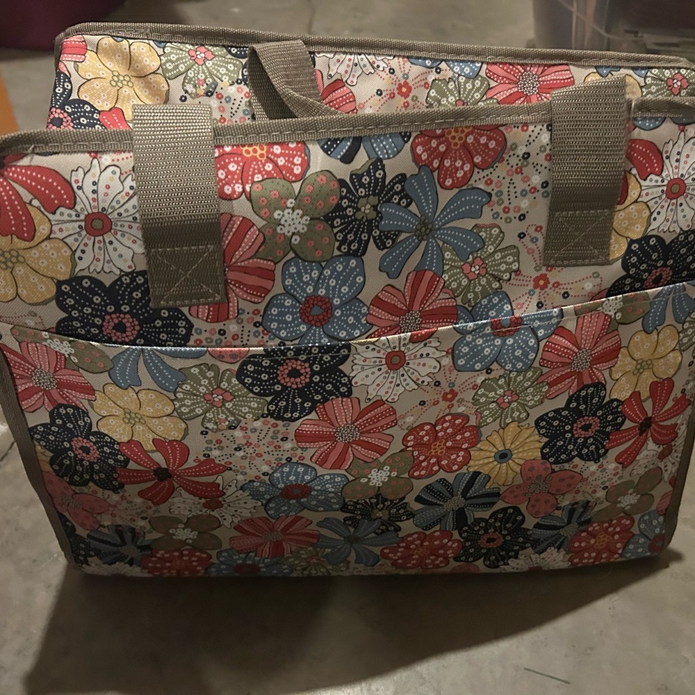 Thirty-One Market Thermal Tote Bag with Multicolor Floral Design